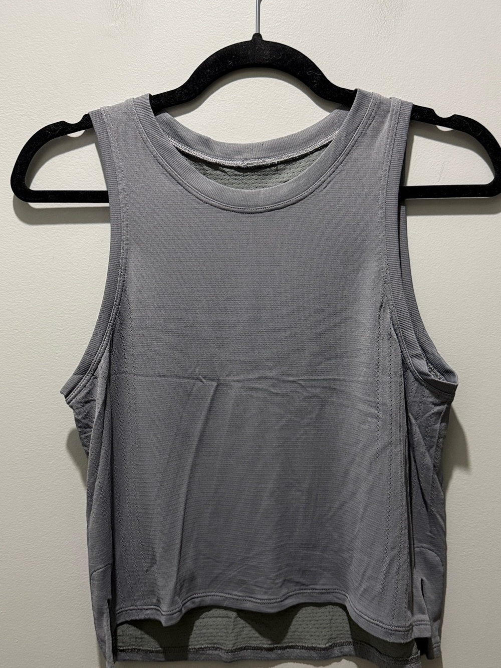 Lululemon Swiftly Breathe Crop Tank
Chicago / Grey Sage - Picture 3 of 6